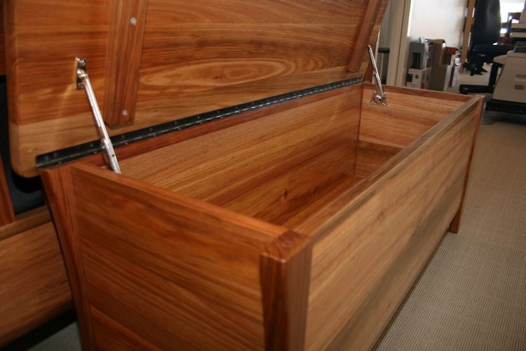 Lynx Blanket Box